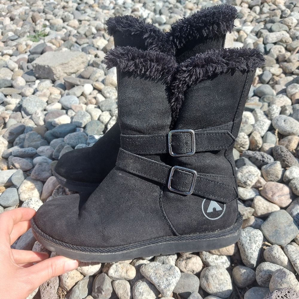 Black Airwalk boots Size 6